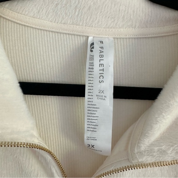 Size 2X Fabletics Cozy Cord Zip Fuzzy Onesie - Picture 10 of 11